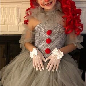 Girl Pennywise costume.